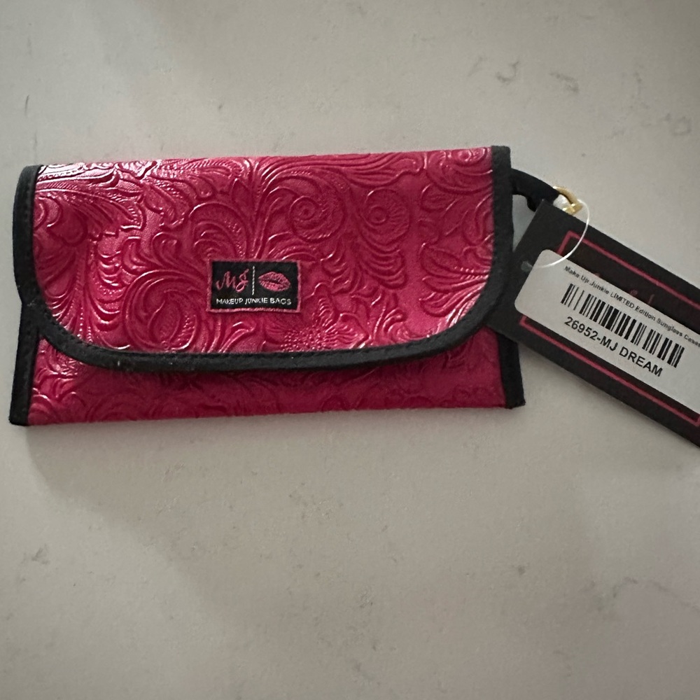 MJ Dream Pink sunglass case - limited edition